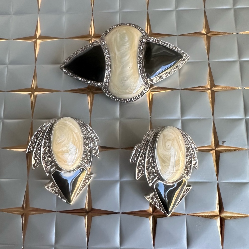 VINTAGE ANTIQUE SET PINS AND EARRINGS